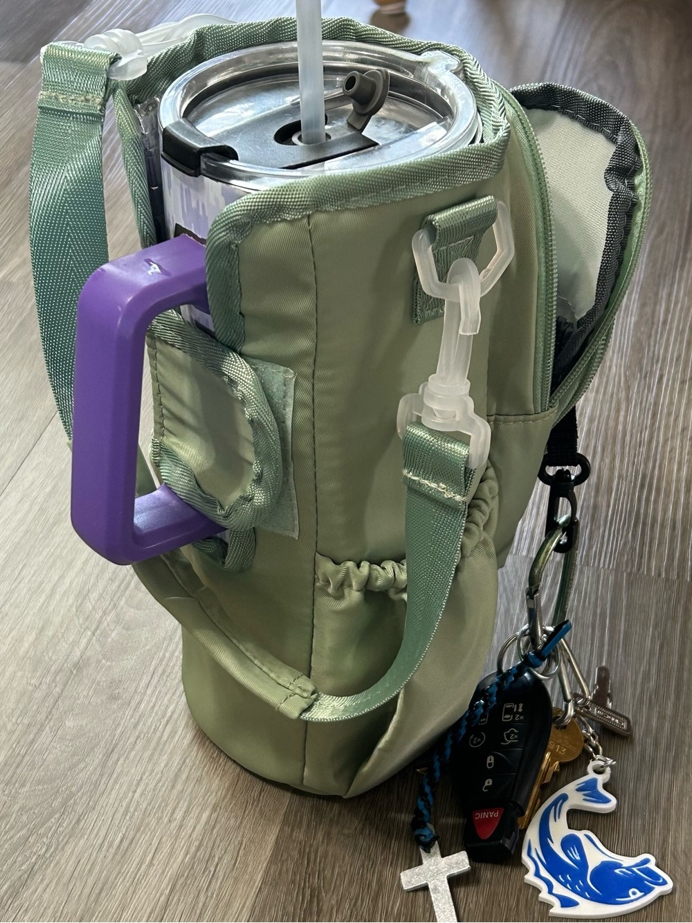 Green Insulated Bottle Carrier Fits 30-40oz Tumbler w/Pockets - Picture 2 of 6